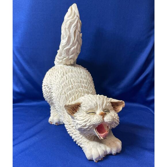 Funny Large Stretching Yawning White Cat Figurine - Picture 7 of 9